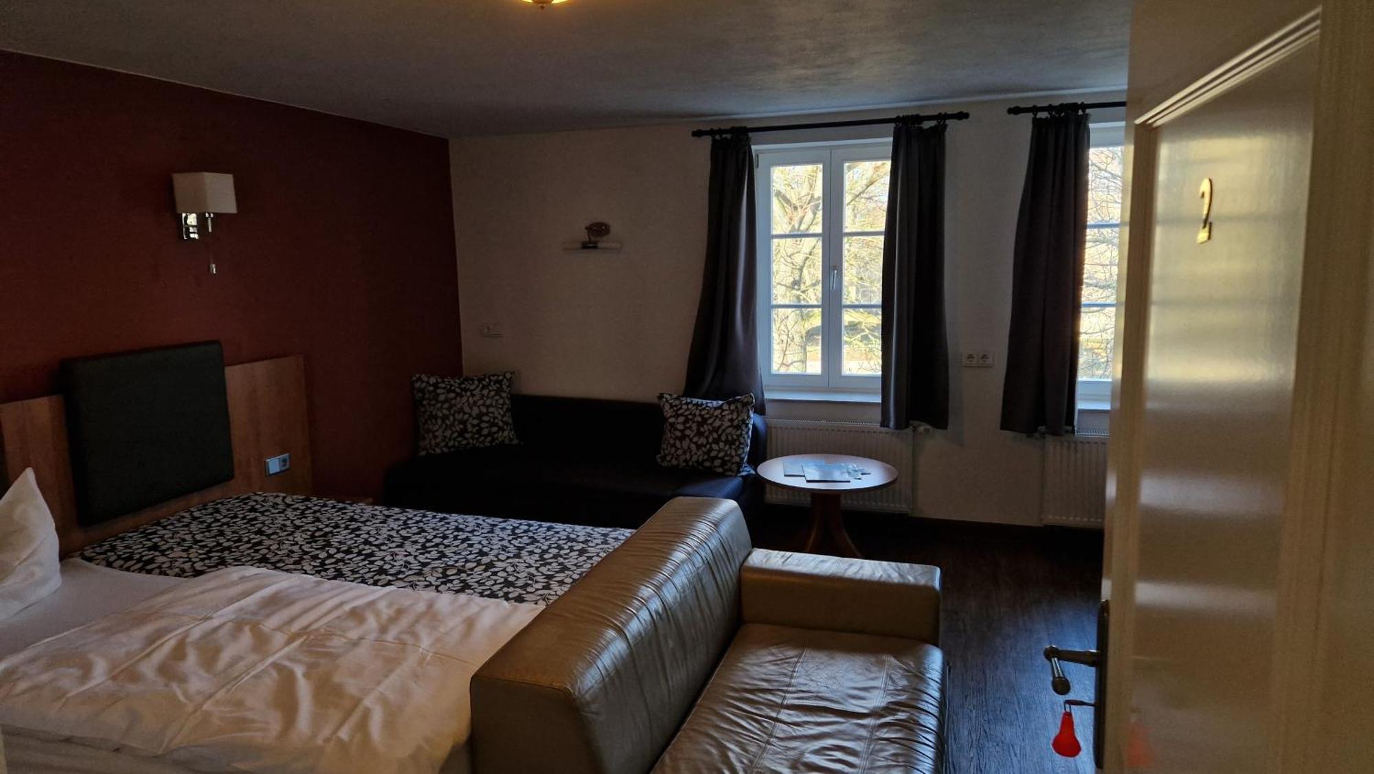Hotel Garni Demmel & Cie Rohrsheim ภายนอก รูปภาพ