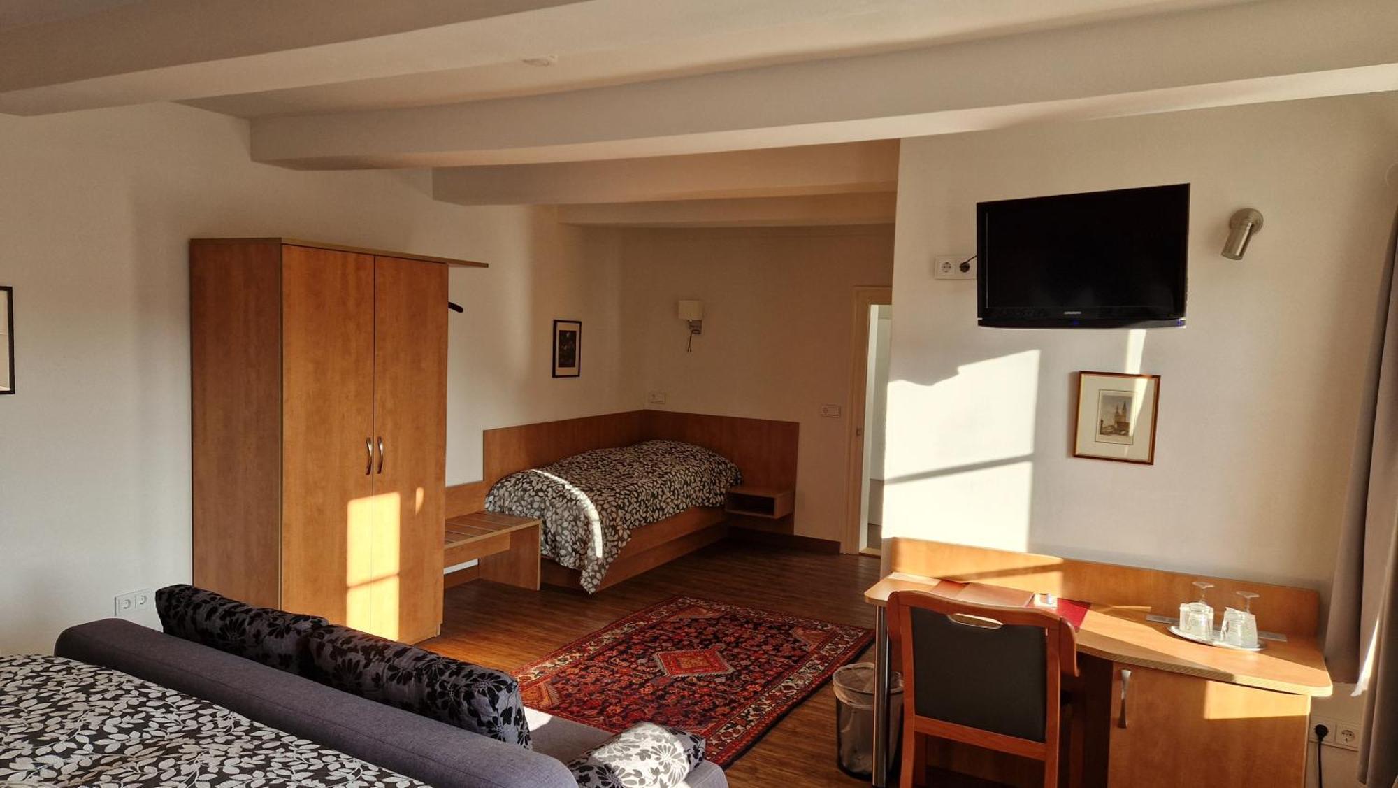 Hotel Garni Demmel & Cie Rohrsheim ภายนอก รูปภาพ