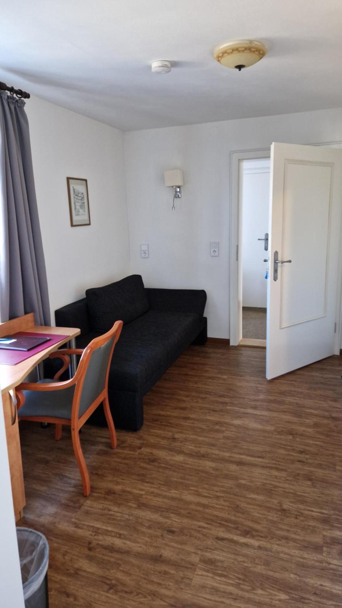 Hotel Garni Demmel & Cie Rohrsheim ภายนอก รูปภาพ